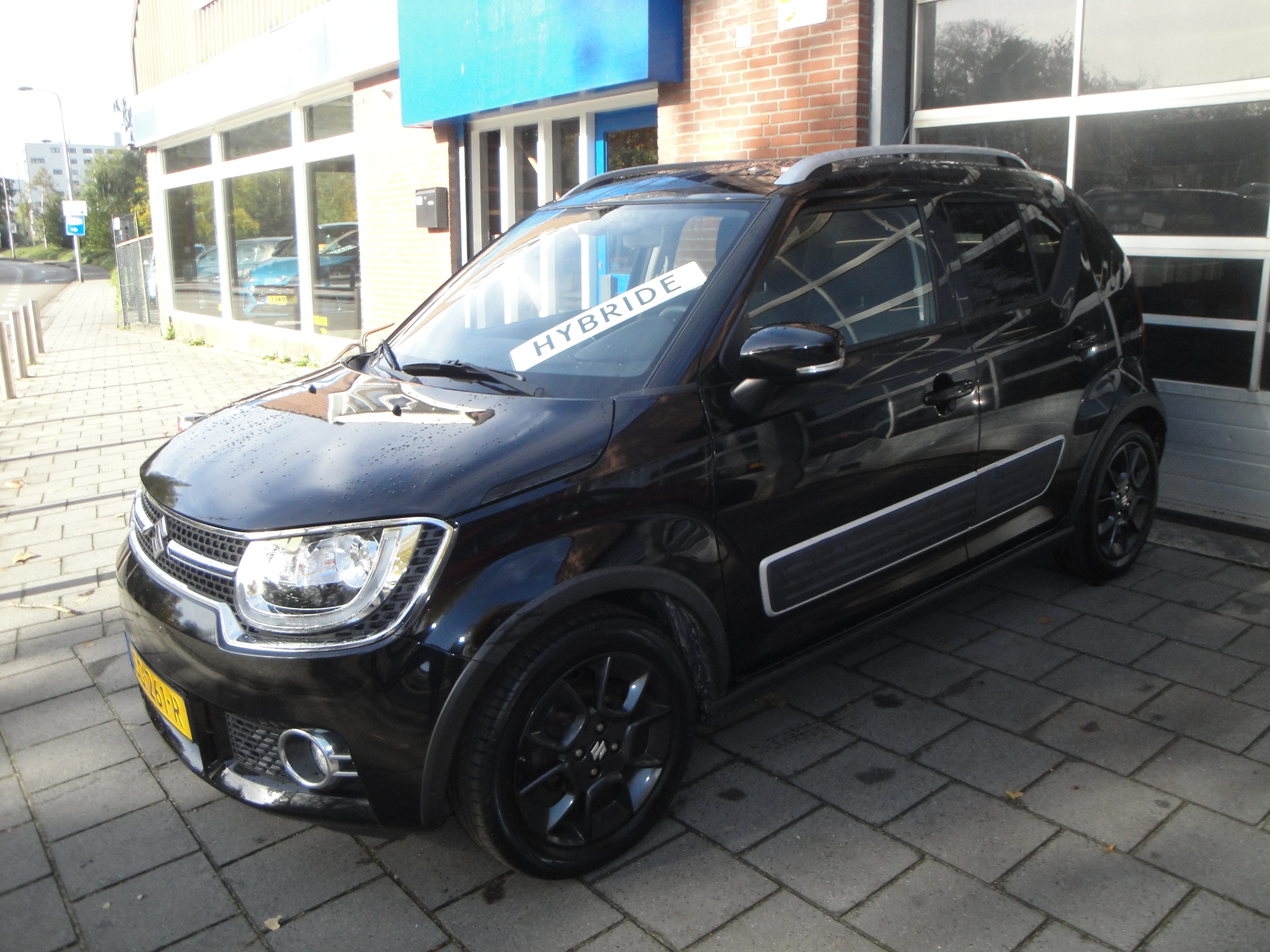 Suzuki Ignis 1.2 5-Drs, Style Smart Hybrid met o.a. Audio, Nav., A-uitrij-cam., Cruise- & Climate-Contr., Keyless-Entry, Verw. V-stoelen, etc. etc. - Afbeelding 1