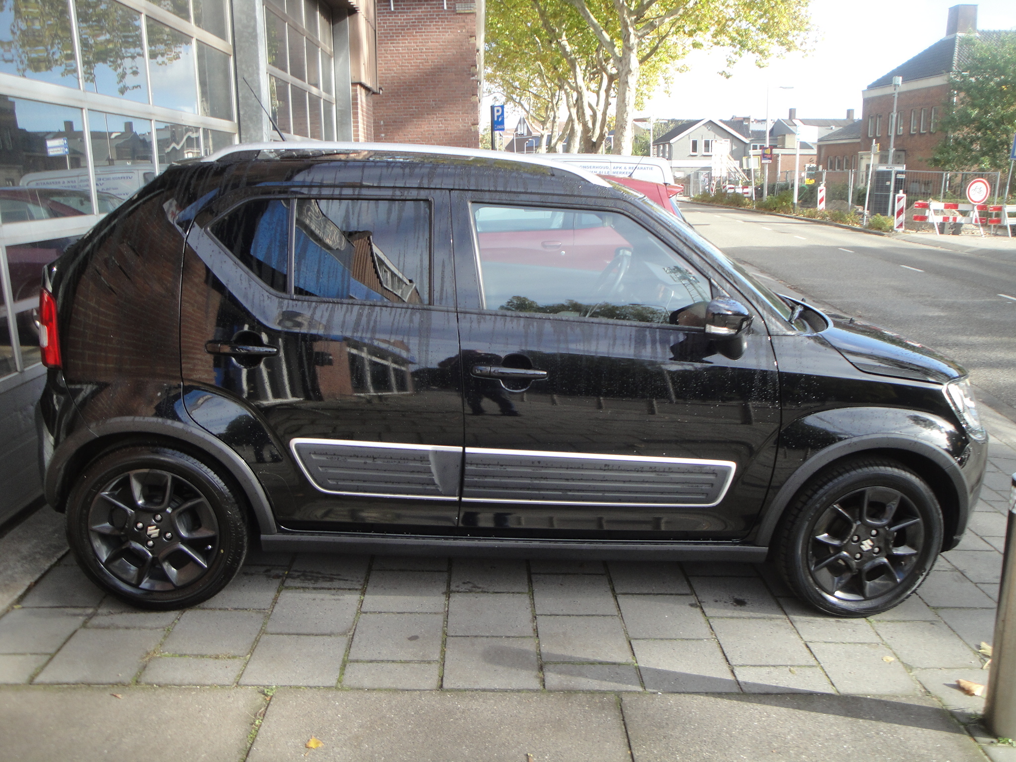 Suzuki Ignis 1.2 5-Drs, Style Smart Hybrid met o.a. Audio, Nav., A-uitrij-cam., Cruise- & Climate-Contr., Keyless-Entry, Verw. V-stoelen, etc. etc. - Thumbnail 4