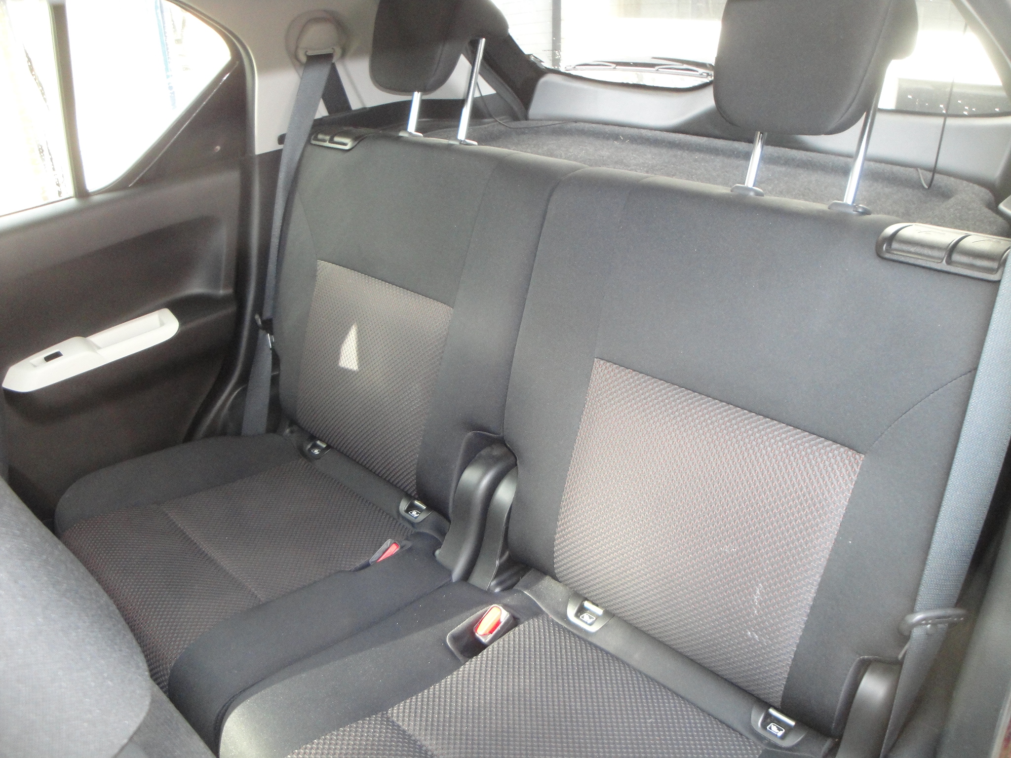 Suzuki Ignis 1.2 5-Drs, Style Smart Hybrid met o.a. Audio, Nav., A-uitrij-cam., Cruise- & Climate-Contr., Keyless-Entry, Verw. V-stoelen, etc. etc. - Thumbnail 8