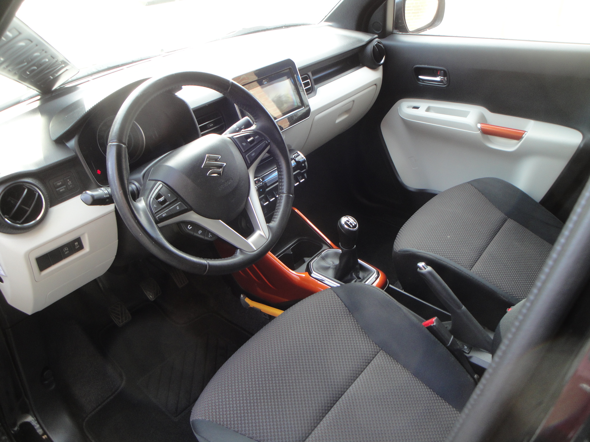 Suzuki Ignis 1.2 5-Drs, Style Smart Hybrid met o.a. Audio, Nav., A-uitrij-cam., Cruise- & Climate-Contr., Keyless-Entry, Verw. V-stoelen, etc. etc. - Thumbnail 9