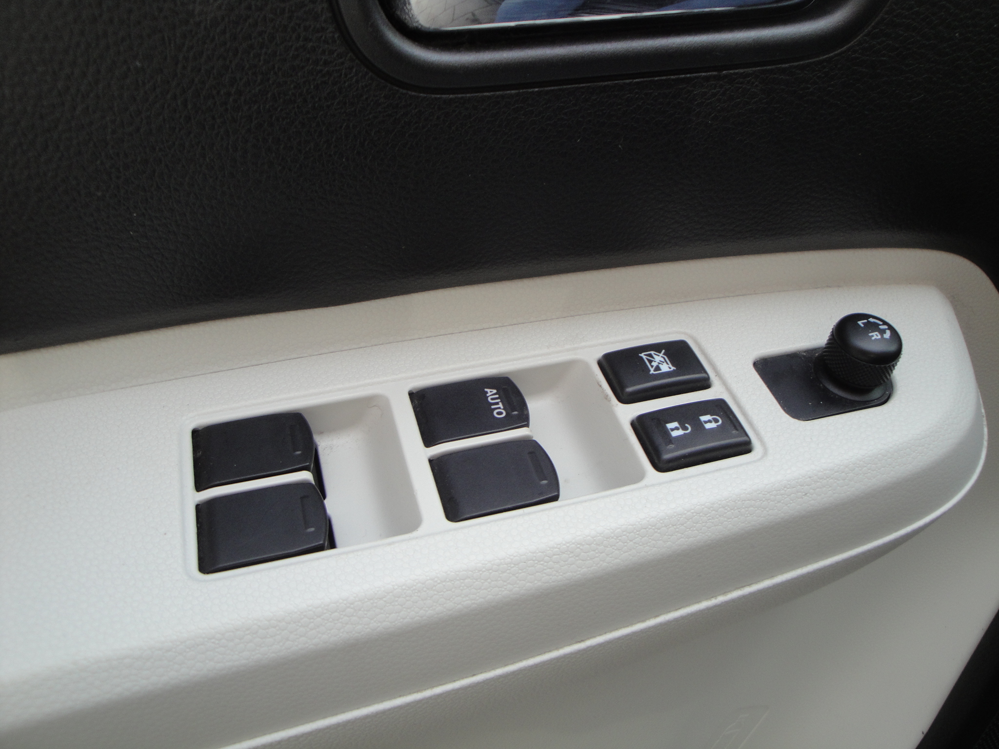 Suzuki Ignis 1.2 5-Drs, Style Smart Hybrid met o.a. Audio, Nav., A-uitrij-cam., Cruise- & Climate-Contr., Keyless-Entry, Verw. V-stoelen, etc. etc. - Thumbnail 13