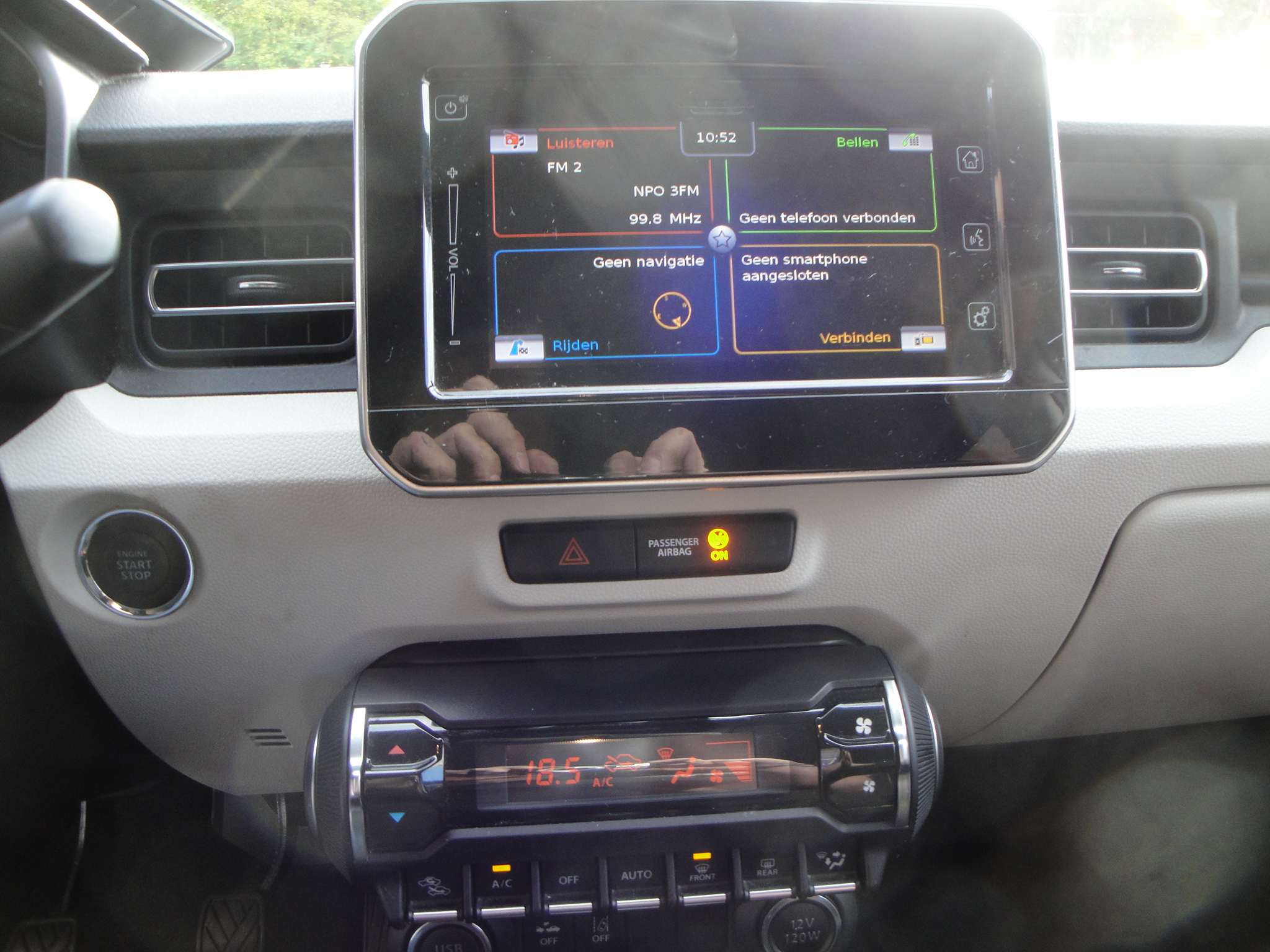 Suzuki Ignis 1.2 5-Drs, Style Smart Hybrid met o.a. Audio, Nav., A-uitrij-cam., Cruise- & Climate-Contr., Keyless-Entry, Verw. V-stoelen, etc. etc. - Thumbnail 16